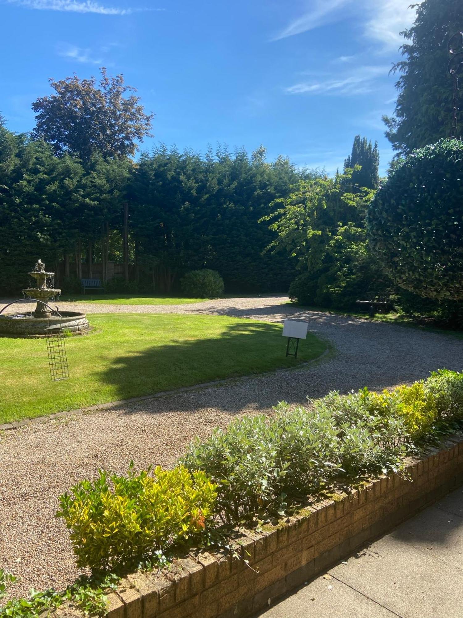 Barncroft Luxury Bed & Breakfast Solihull Eksteriør billede